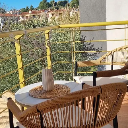 Sunny Apartment *
