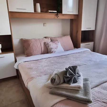 Sunny Apartment *