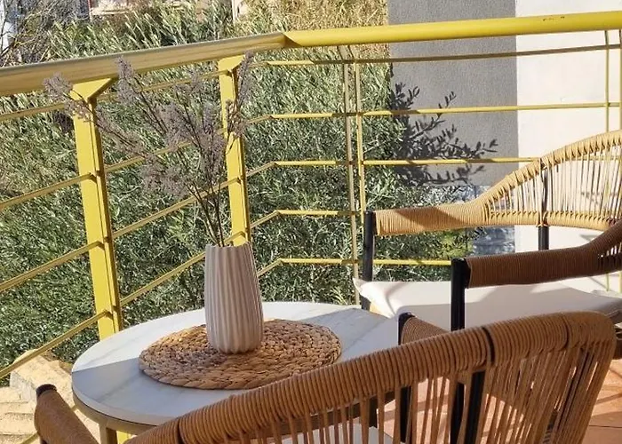 Sunny Apartment *